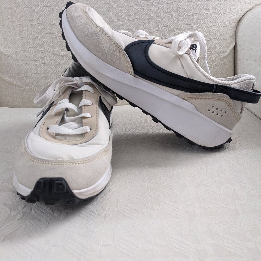 Nike waffle debut sneaker